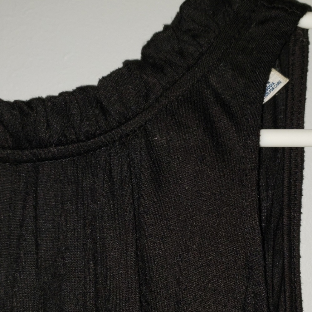 Black Top - Picture 4 of 7